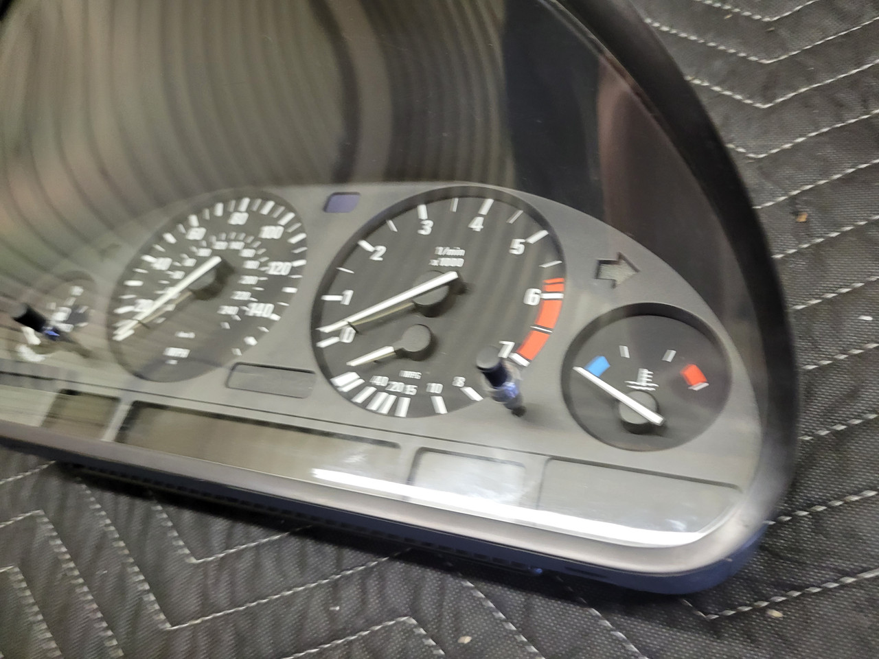 BMW E39 5-Series Instrument Cluster Speedometer MPH 62118381826