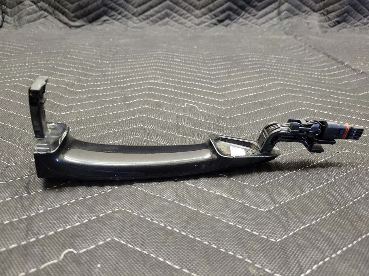 BMW F30 Front Left Exterior Door Handle Black Sapphire Metallic 7329343