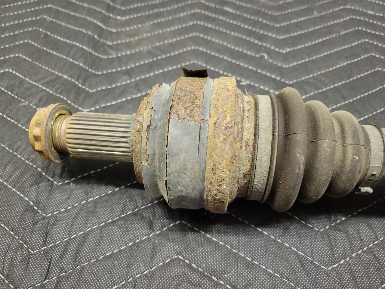 BMW E90 33207580325 | recycleBMWs.com | Used BMW Parts