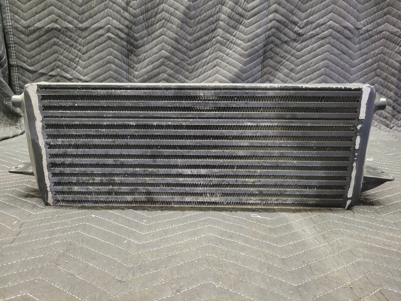 G-PLUS BMW N54 Stepped Front Mount Intercooler