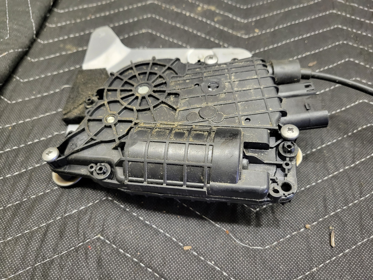 BMW E63/E64 51217202159 | recycleBMWs.com | Used BMW Parts