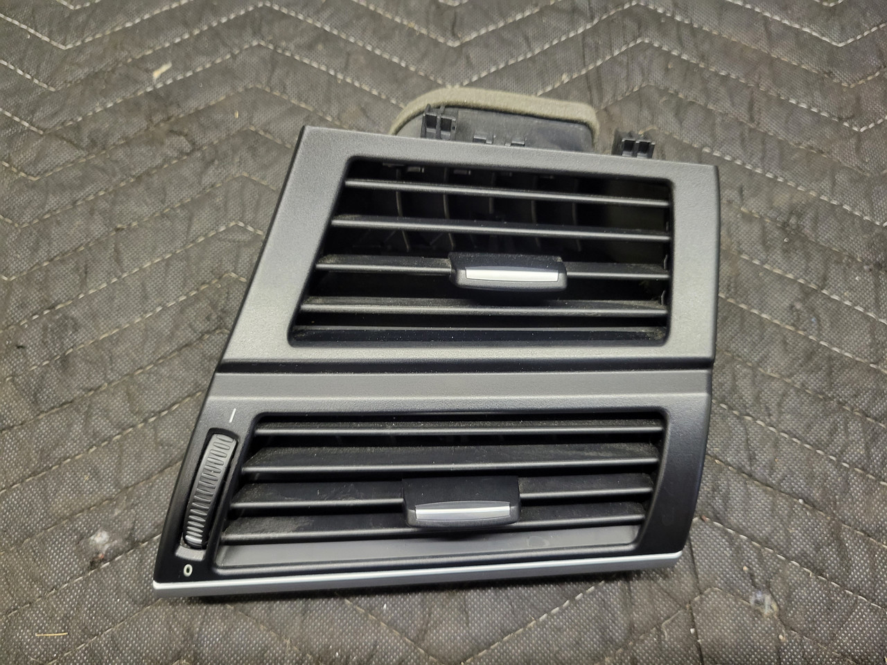 BMW E70 X5 Fresh Air Grille Right Passenger 64229227768