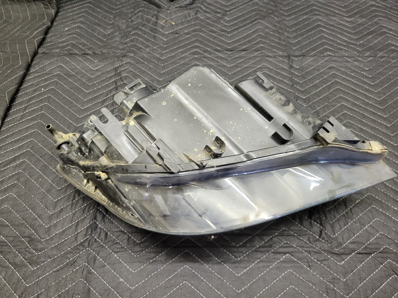 BMW E60 5-Series Halogen Headlight Left 63127177731