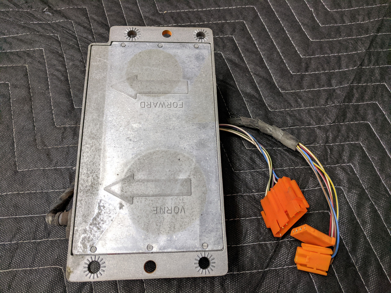 BMW E23/E24/E28/E30 Airbag Control Module Siemens 65771377458