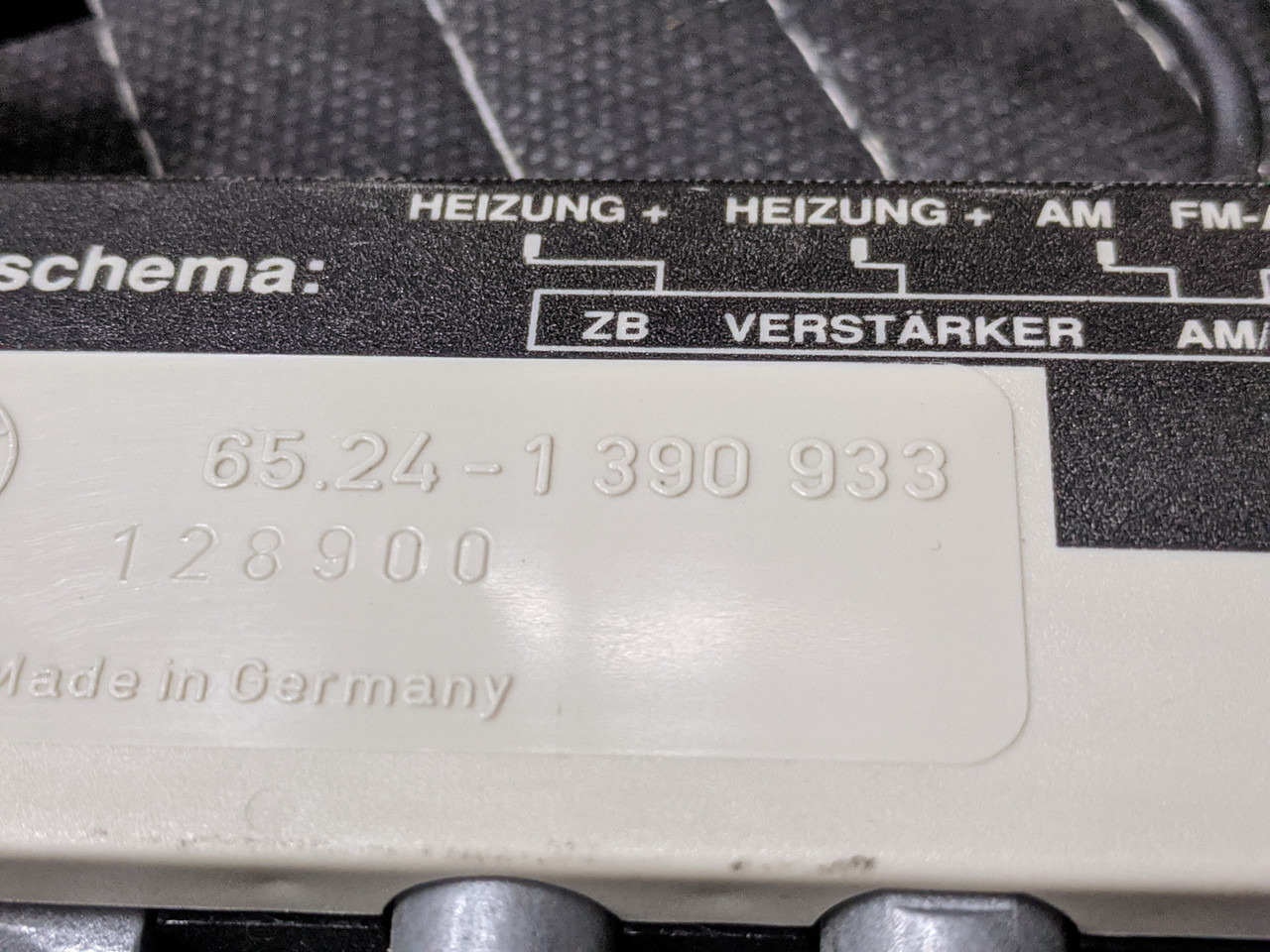 BMW E32/E34 Amplifier Antenna Module 65241390933