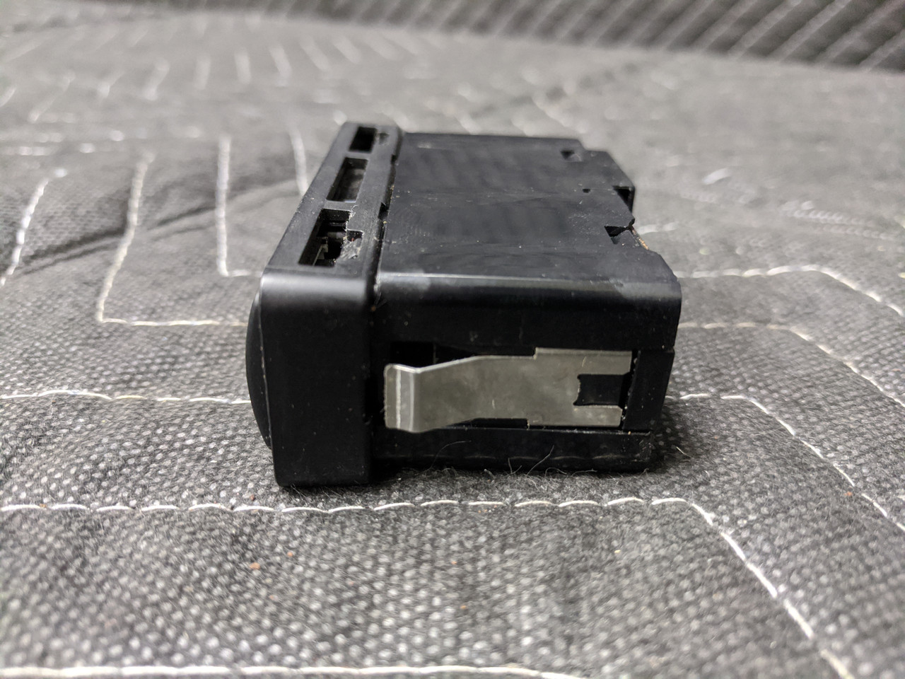 BMW E46/E53/E85/E86 Hazard Warning Central Locking System Switch