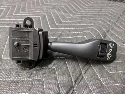 BMW E39/E46/E53/E83 X3 X5 Windshield Wiper Switch 61318363669 BMW E39/E46/E53/E83 X3 X5 Windshield Wiper Switch 61318363669