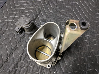 BMW E36 3-Series Throttle Body Housing Assembly 13541247756 BMW E36 3-Series Throttle Body Housing Assembly 13541247756