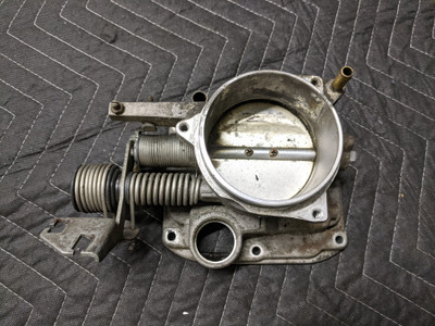 BMW E38 7-Series Throttle Body 1742010 BMW E38 7-Series Throttle Body 1742010