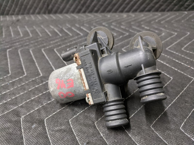 BMW E39/E46/E52/E83 3-Series 5-Series X3 Z8 Heater Control Valve 64118369805 BMW E39/E46/E52/E83 3-Series 5-Series X3 Z8 Heater Control Valve 64118369805