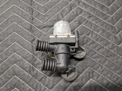 BMW E46 3-Series Heater Control Valve 64114111036 BMW E46 3-Series Heater Control Valve 64114111036