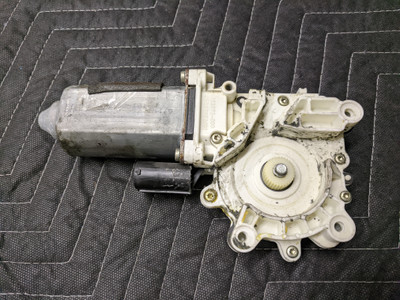 BMW E38 750 Window Regulator Motor Right Rear Passenger 8352164 BMW E38 750 Window Regulator Motor Right Rear Passenger 8352164
