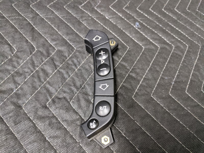 BMW E46 3-Series Steering Wheel Radio Telephone Switch 61316903397 BMW E46 3-Series Steering Wheel Radio Telephone Switch 61316903397