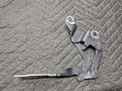 BMW E92/E93 3-Series Coupe Convertible M3 Hood Hinge Right Passenger 7115264 BMW E92/E93 3-Series Coupe Convertible M3 Hood Hinge Right Passenger 7115264