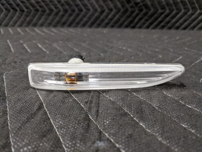 BMW E65/E66/E67 7-Series Additional Side Turn Indicator Lamp White Right Passenger 63137164758
