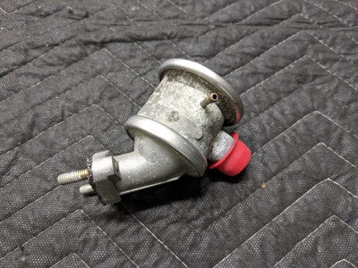 BMW E31/E38 7-Series 8-Series M73 V12 Secondary Air Injection Control Valve Cylinders 7-12 11721704258 BMW E31/E38 7-Series 8-Series M73 V12 Secondary Air Injection Control Valve Cylinders 7-12 11721704258