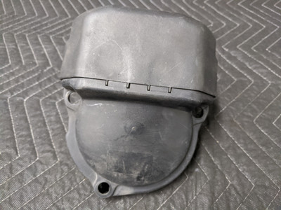 BMW E38 7-Series M73 V12 Distributor Cover Right 1715904 BMW E38 7-Series M73 V12 Distributor Cover Right 1715904