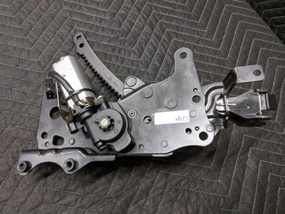 BMW E53 X5 Rear Left Drivers Seat Angle Motor Adjustment Control Assembly 52207070187 BMW E53 X5 Rear Left Drivers Seat Angle Motor Adjustment Control Assembly 52207070187
