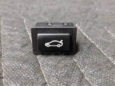 BMW E60/E63/E64/E90 Trunk Unlock Switch 61316921846 BMW E60/E63/E64/E90 Trunk Unlock Switch 61316921846