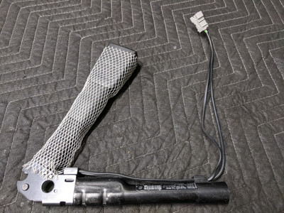 BMW E31/E32/E87/E88/E90/E91/E92 Lower Seat Belt Receiver Right Passenger 72119119542