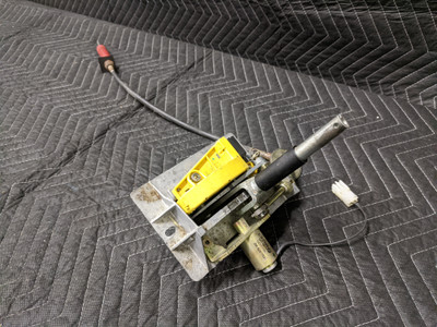 BMW E36 3-Series Automatic Transmission Gearshift Selector 25161422821 BMW E36 3-Series Automatic Transmission Gearshift Selector 25161422821