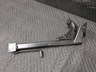 BMW E34 5-Series Emergency Jack Tubsa 71121180221 BMW E34 5-Series Emergency Jack Tubsa 71121180221