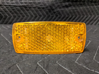 BMW E30 3-Series Side Marker Lens Amber Sidler 1369167 BMW E30 3-Series Side Marker Lens Amber Sidler 1369167