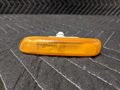 BMW E46 3-Series Side Marker Turn Signal Amber Right 63138370720 BMW E46 3-Series Side Marker Turn Signal Amber Right 63138370720