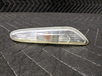 BMW E60/E61 5-Series Side Marker Turn Signal White Left 63137165741 BMW E60/E61 5-Series Side Marker Turn Signal White Left 63137165741