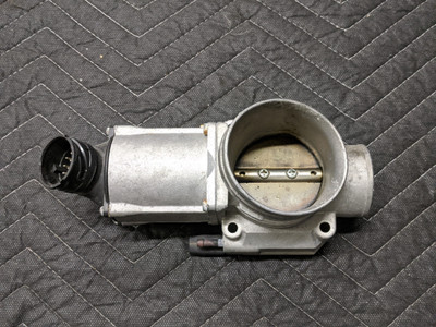 BMW E31/E38 7-Series 8-Series Throttle Body Assembly 13541745207 BMW E31/E38 7-Series 8-Series Throttle Body Assembly 13541745207