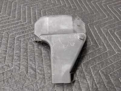 BMW E31/E32/E38 Spark Plug Wire Cover 12111702732 BMW E31/E32/E38 Spark Plug Wire Cover 12111702732