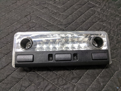 BMW E53 X5 Interior Reading Light Rear Center 63318379908 BMW E53 X5 Interior Reading Light Rear Center 63318379908