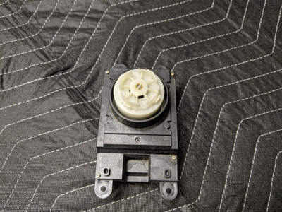 BMW E60/E61/E63/E64 5-Series 6-Series M5 M6 IDrive Controller 65826944884 BMW E60/E61/E63/E64 5-Series 6-Series M5 M6 IDrive Controller 65826944884