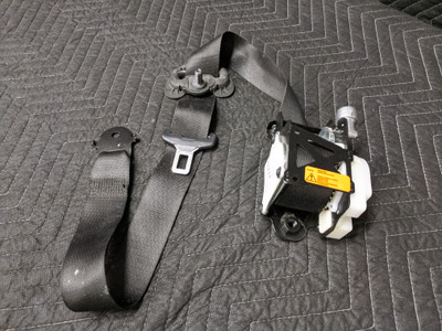 BMW E70 X5 Upper Front Seat Belt Left Schwarz 72117171967 BMW E70 X5 Upper Front Seat Belt Left Schwarz 72117171967