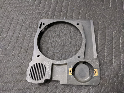 BMW E32/E34 Rear Right Loudspeaker Cover 65131378776 BMW E32/E34 Rear Right Loudspeaker Cover 65131378776