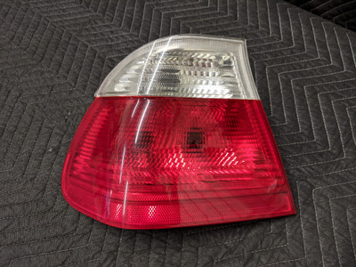 BMW E46 3-Series Passenger Right Tail Light Red/White 63218383822 BMW E46 3-Series Passenger Right Tail Light Red/White 63218383822