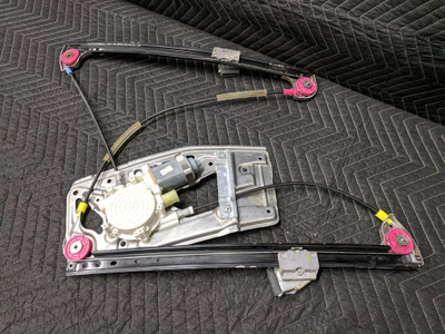 BMW E39 5-Series Front Left Window Regulator With Motor 51338236859 BMW E39 5-Series Front Left Window Regulator With Motor 51338236859