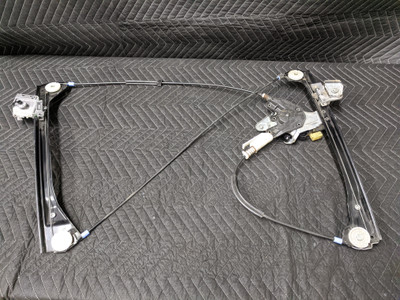 BMW E46 3-Series Coupe Convertible Front Right Window Regulator With Motor 51338204180 BMW E46 3-Series Coupe Convertible Front Right Window Regulator With Motor 51338204180