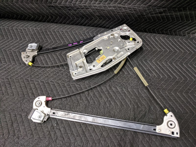 BMW E39 5-Series Front Right Window Regulator With Motor 51338236860 BMW E39 5-Series Front Right Window Regulator With Motor 51338236860