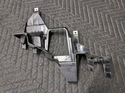 BMW E65/E66/E67 Headlight Bracket Left 63117162089 161697 BMW E65/E66/E67 Headlight Bracket Left 63117162089 161697