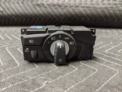 BMW E60 5-Series Headlight Switch Assembly 6988553 BMW E60 5-Series Headlight Switch Assembly 6988553