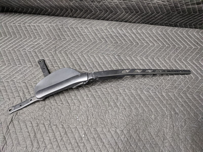 BMW E60/E61/E63/E64 Right Passenger Windshield Wiper Arm 61617185366 BMW E60/E61/E63/E64 Right Passenger Windshield Wiper Arm 61617185366