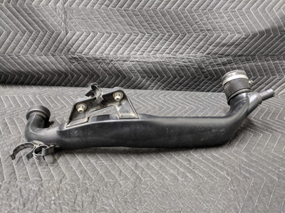 BMW E90/E91/E92/E93 3-Series Air Intake Tube 13717556549 BMW E90/E91/E92/E93 3-Series Air Intake Tube 13717556549