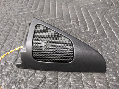 BMW E92/E93 3-Series Front Right Door Tweeter Cover With HiFi Tweeter 51337184198 BMW E92/E93 3-Series Front Right Door Tweeter Cover With HiFi Tweeter 51337184198