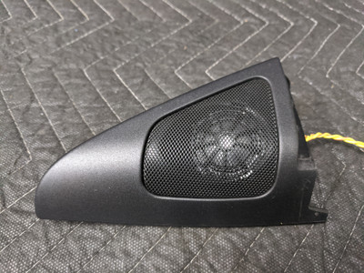 BMW E92/E93 3-Series Front Left Door Tweeter Cover With HiFi Tweeter 51337184197 BMW E92/E93 3-Series Front Left Door Tweeter Cover With HiFi Tweeter 51337184197