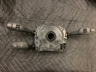 BMW E70 Steering Column Switch Center with Stalks 61319138210 BMW E70 Steering Column Switch Center with Stalks 61319138210