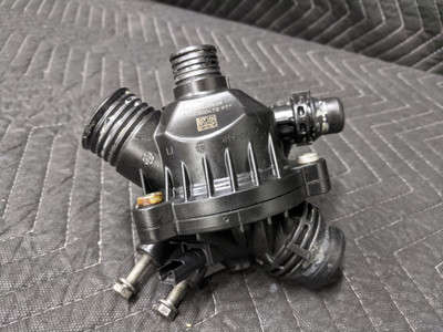 BMW E90/E91/E92/E93 3-Series Thermostat Housing 11537549476 BMW E90/E91/E92/E93 3-Series Thermostat Housing 11537549476