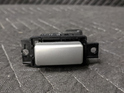 BMW E63/E64 M6 Glove Box Key Button Titan II 51168040332 BMW E63/E64 M6 Glove Box Key Button Titan II 51168040332