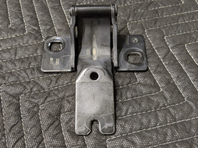 BMW E64 6-Series M6 Folding Tonneau Top Hinge Left 51257009571 BMW E64 6-Series M6 Folding Tonneau Top Hinge Left 51257009571