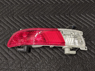 BMW E64 M6 Lower Rear Tail Light Left Red/White 63217165817 BMW E64 M6 Lower Rear Tail Light Left Red/White 63217165817